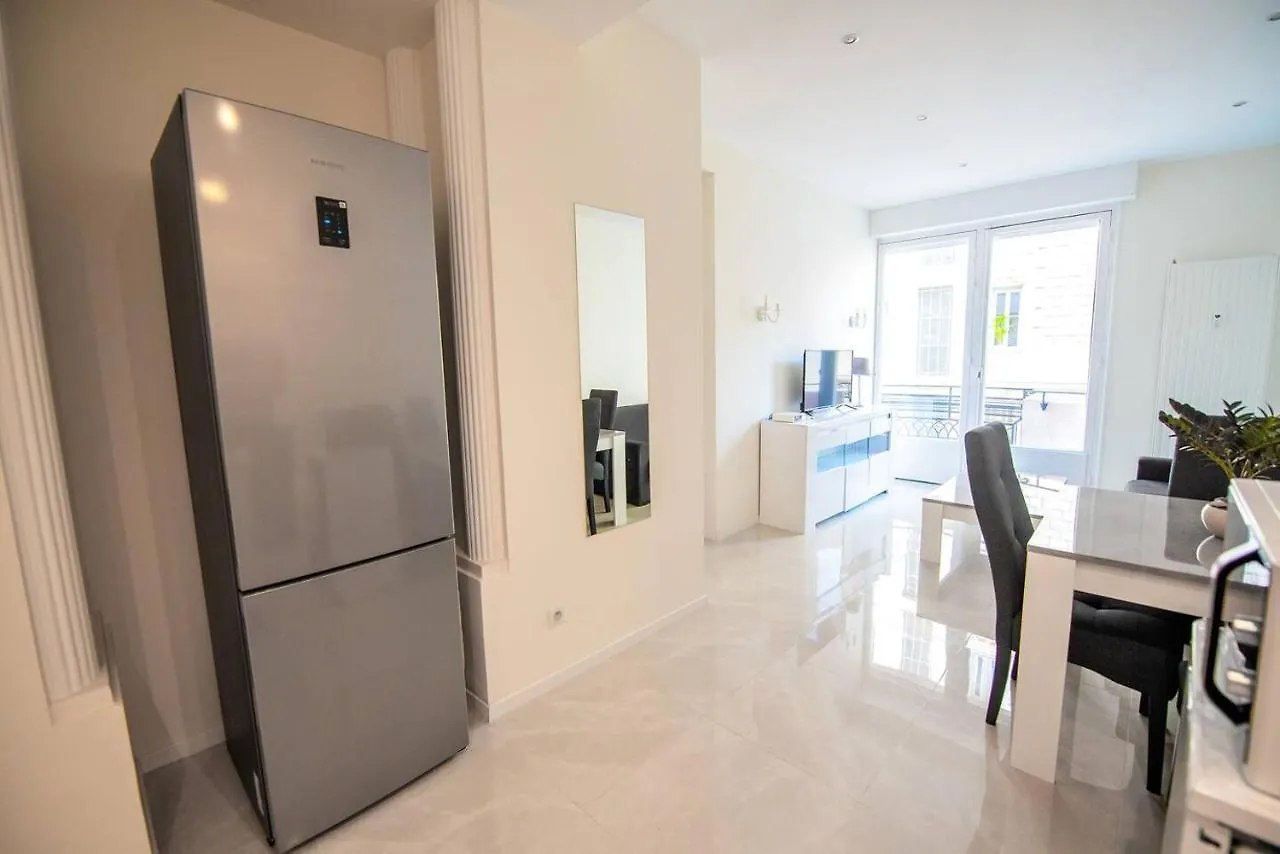 Apartment Новая 3-Комнатная Квартира На 2Й Линии От Моря. Nice